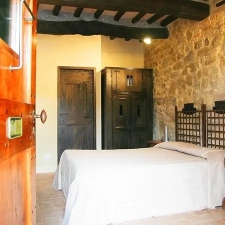 Castello Di Monterone Hotell 4*