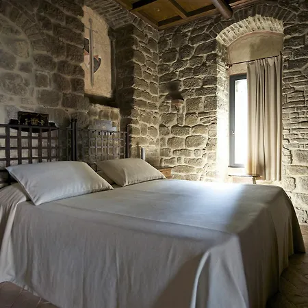 Castello Di Monterone 4*